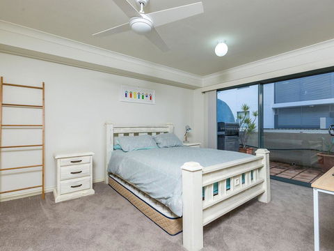 3 'Peninsula Waters', 2-4 Soldiers Point Rd - Beautiful Air Conditioned Unit With Pool, Lift & WIFI - St Kilda Accommodation 0