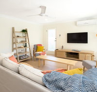 3 Bedroom Apartment Minutes from Main Beach - St Kilda Accommodation