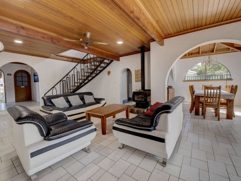 31 Rest Point Absolute Waterfront With Jetty - St Kilda Accommodation 2