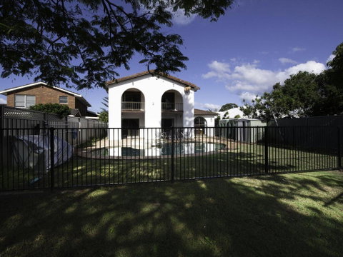 31 Rest Point Absolute Waterfront With Jetty - St Kilda Accommodation 3