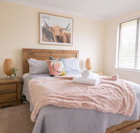 42 Rosemary Lane - Central Orange - Spacious Family Home - Quiet Lane - St Kilda Accommodation