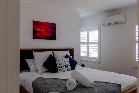 5 Bedroom Close To Beach And Moorpanyal Park - St Kilda Accommodation 1