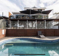 5 bedroom with POOL and Studio Vues Relaxantes - St Kilda Accommodation