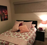 5 Star Room with own Bathroom - Singles Couples Families or Executives - St Kilda Accommodation