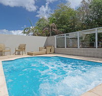 516 'Oaks Pacific Blue' 265 Sandy Point Road- private pool aircon WIFI - St Kilda Accommodation