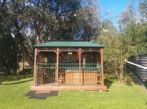 90 Mile Beach Escape - St Kilda Accommodation 2