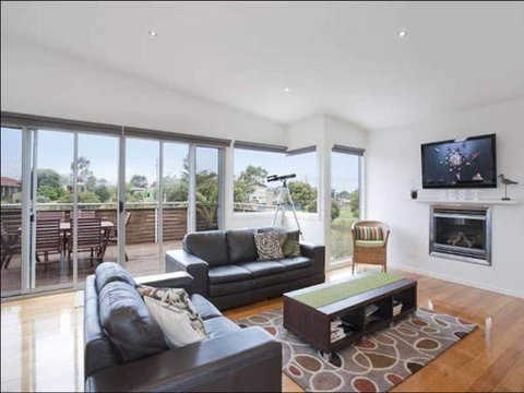 A Beautiful Beach House Torquay - St Kilda Accommodation 1