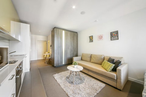 A Charming Studio With Stunning City Views - St Kilda Accommodation 1