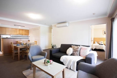 A Comfy 2BR Home, Top Location, FREE Parking - St Kilda Accommodation 1