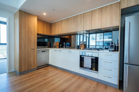 A Cut Above The West - Pool - Rooftop Bar - Gym - Wifi - St Kilda Accommodation 2