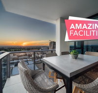 A Cut Above The West - Pool - Rooftop Bar - Gym - Wifi - St Kilda Accommodation