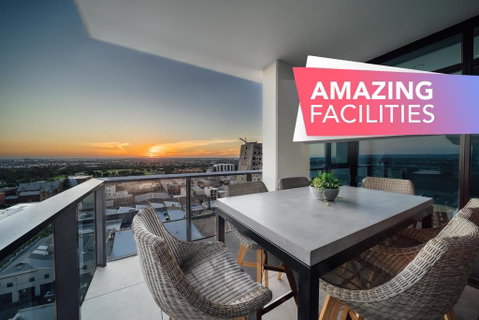 A Cut Above The West - Pool - Rooftop Bar - Gym - Wifi - St Kilda Accommodation 0
