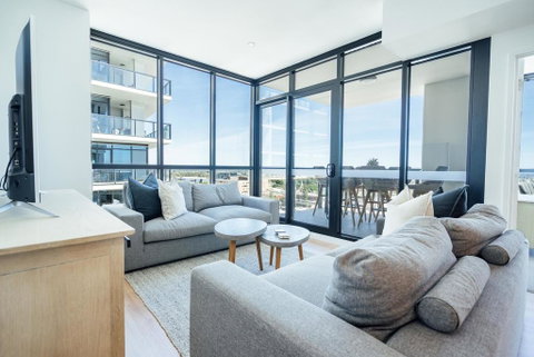 A Cut Above The West - Pool - Rooftop Bar - Gym - Wifi - St Kilda Accommodation 1