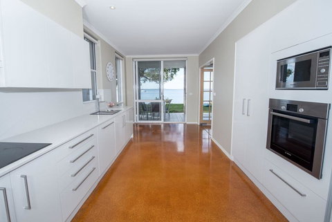A Foreshore - Salamander Bay - St Kilda Accommodation 0