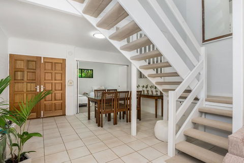 A PERFECT STAY - Byron's Mango Tree - St Kilda Accommodation 1