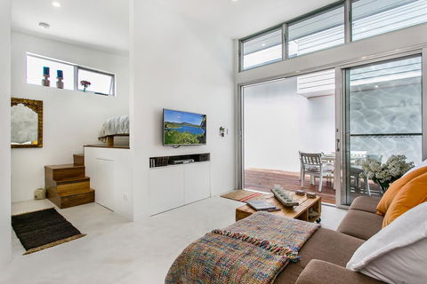A PERFECT STAY - Studio 9 - St Kilda Accommodation 0