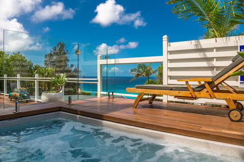 A PERFECT STAY - The Palms At Byron - Views Over Wategos Beach - St Kilda Accommodation 2