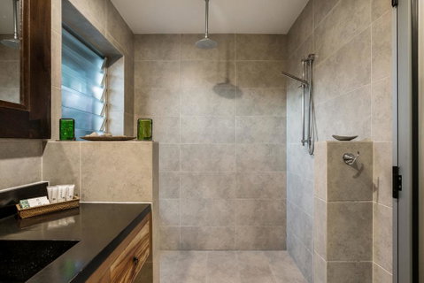 A SWEET ESCAPE - Brandon St Beach & Spa - St Kilda Accommodation 3