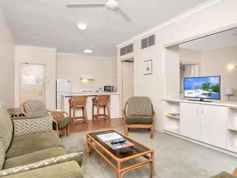 A Taste Of The Tropics - St Kilda Accommodation 1