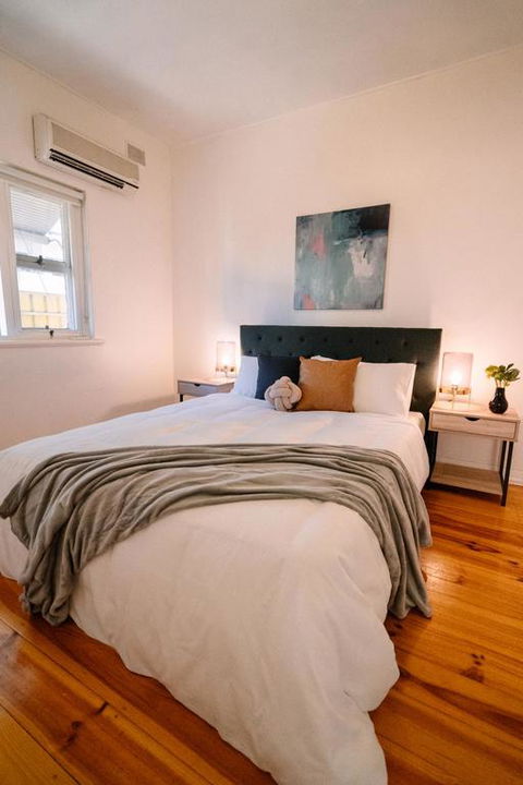 A Wave Away @ Glenelg Cosy Unit Near The Beach - St Kilda Accommodation 3