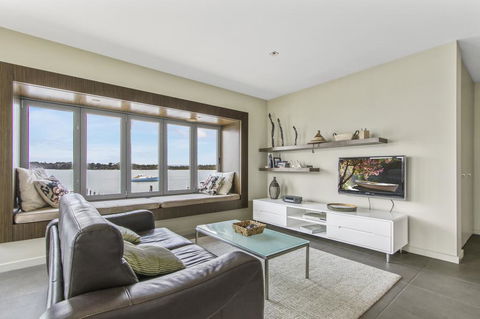 A Window On The Bay - St Kilda Accommodation 3