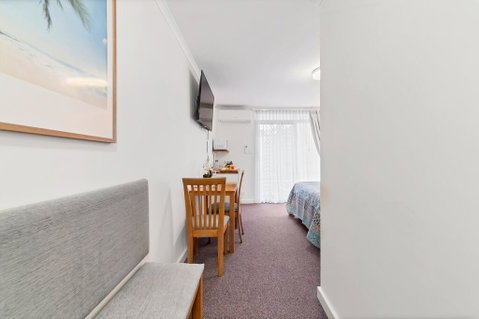 Abby's Poolside Retreat 1 - St Kilda Accommodation 1