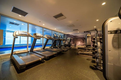 Above The Square On Hindmarsh-Pool - Gym - Carpark - St Kilda Accommodation 2