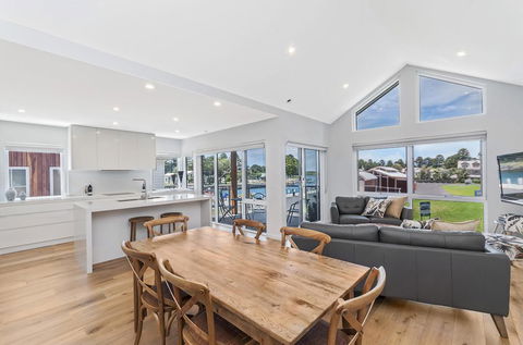 Absolute - St Kilda Accommodation 0
