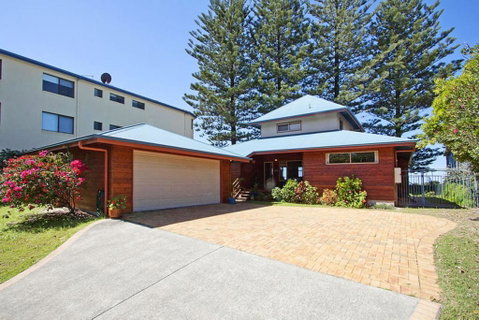Absolute Beachfront At Hastings - St Kilda Accommodation 1