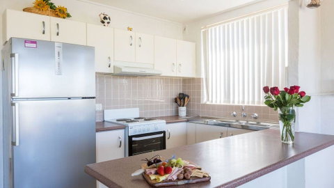 Absolute Oceanfront Cottage - St Kilda Accommodation 2