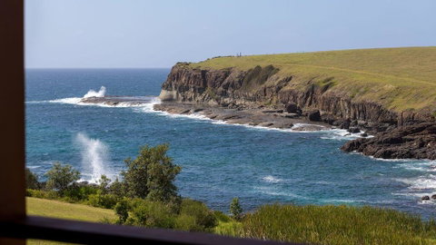 Absolute Oceanfront Cottage - St Kilda Accommodation 1
