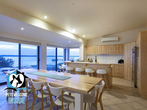 Absolute Water Frontage W/ Jetty + Boat Ramp - St Kilda Accommodation 3