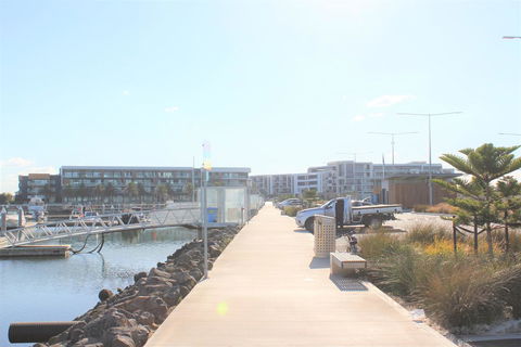 Absolute Waterfront Apt 319 Lighthouse - St Kilda Accommodation 1