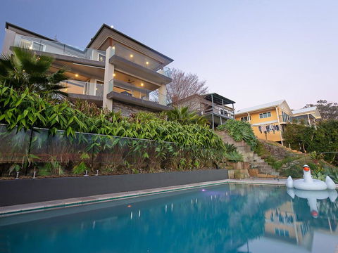 Absolute Waterfront Lakehouse Fishing Point Waterfront Pool Jetty - St Kilda Accommodation 0
