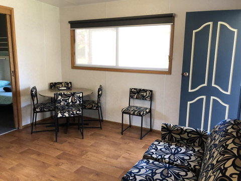 Acacia Caravan Park & Holiday Units - St Kilda Accommodation 3