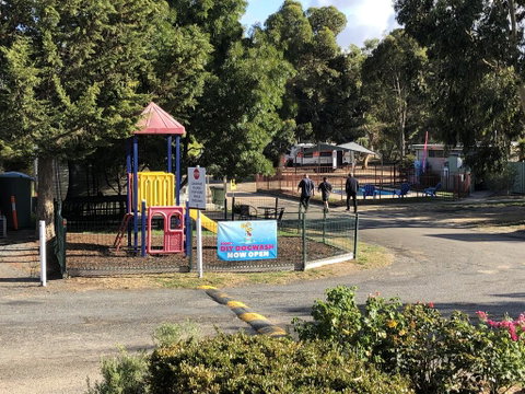 Acacia Caravan Park & Holiday Units - St Kilda Accommodation 1