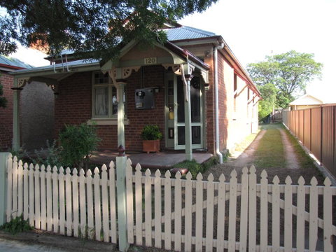 Acacia Cottage On Peel, Bathurst - St Kilda Accommodation 2