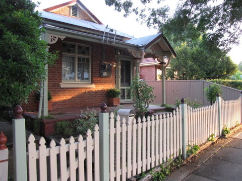 Acacia Cottage On Peel, Bathurst - St Kilda Accommodation 1
