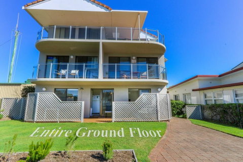 Acacia Kingscliff Town Holiday Apartment - St Kilda Accommodation 0