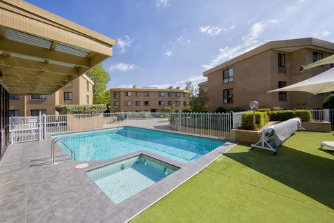 Accommodate Canberra - Kingston Court - St Kilda Accommodation 1