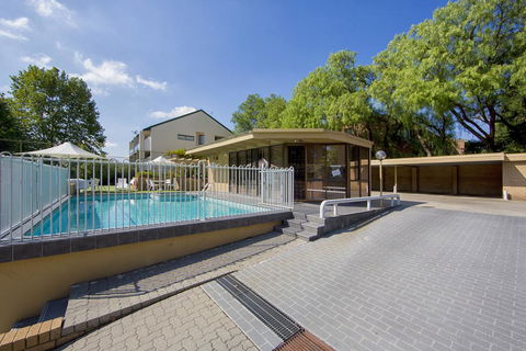 Accommodate Canberra - Kingston Court - St Kilda Accommodation 2