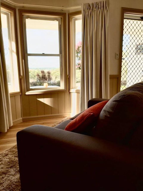 Accommodation Creek Cottages & Sundown View Suites - St Kilda Accommodation 3
