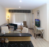 ADELAIDE CBD APARTMENT - 3BR 2BATH  CARPARK - St Kilda Accommodation