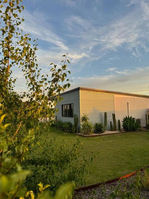 Dreamy Staiz - Riverland Abode - St Kilda Accommodation 0