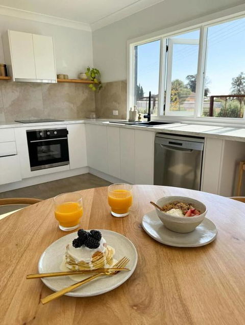 Dreamy Staiz - Riverland Abode - St Kilda Accommodation 1