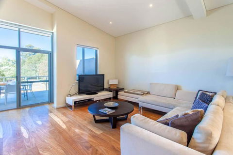 Eagle Escape I Private Properties - St Kilda Accommodation 2