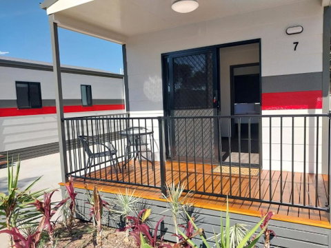 Emerald Tourist Park - St Kilda Accommodation 1