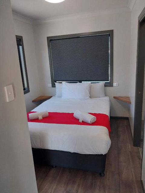 Emerald Tourist Park - St Kilda Accommodation 3