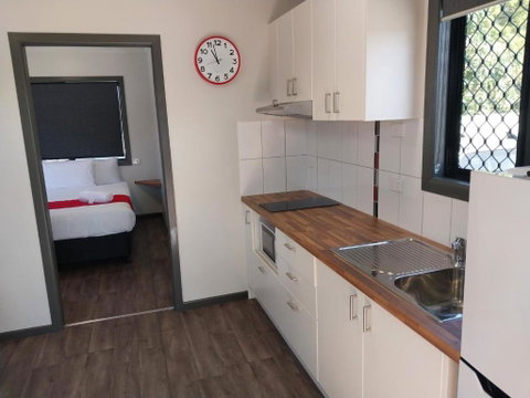 Emerald Tourist Park - St Kilda Accommodation 4