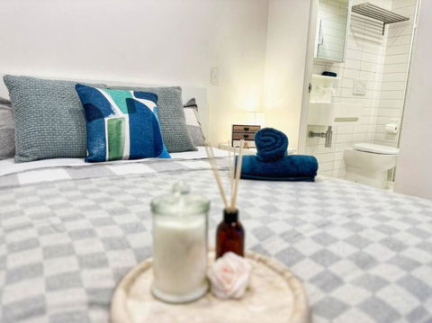 ES2410-2Bed 2Bath Vision Apt With Balcony, Pool & Gym - St Kilda Accommodation 0